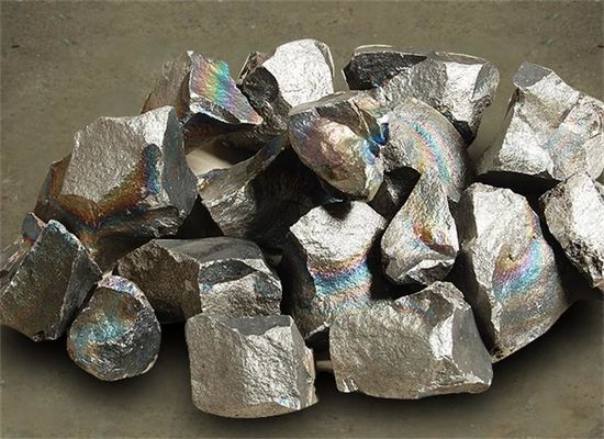 FeMn 75% उच्च कार्बन फेरो मैंगनीज 100mm Fe Mn मिश्र धातु